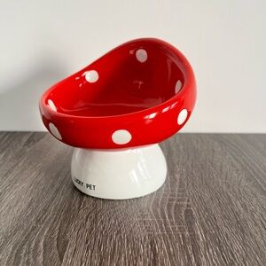 NWT Adorable mushroom shaped elevated cat bowl - healthy ceramic pet bowl - Red